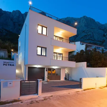 Vila Petra Vila *
